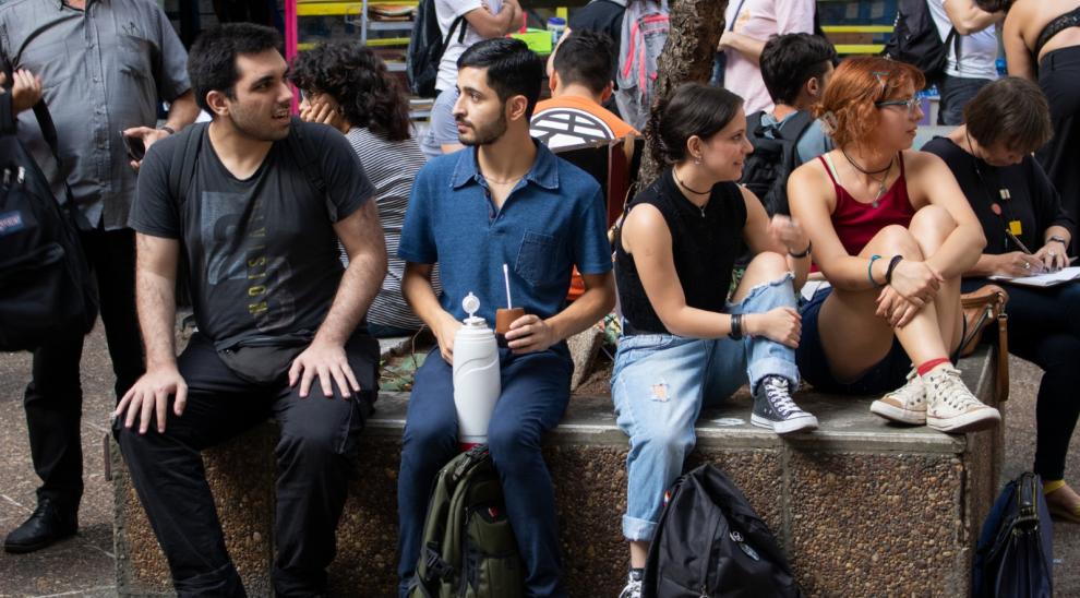 Estudiantes en Puan.