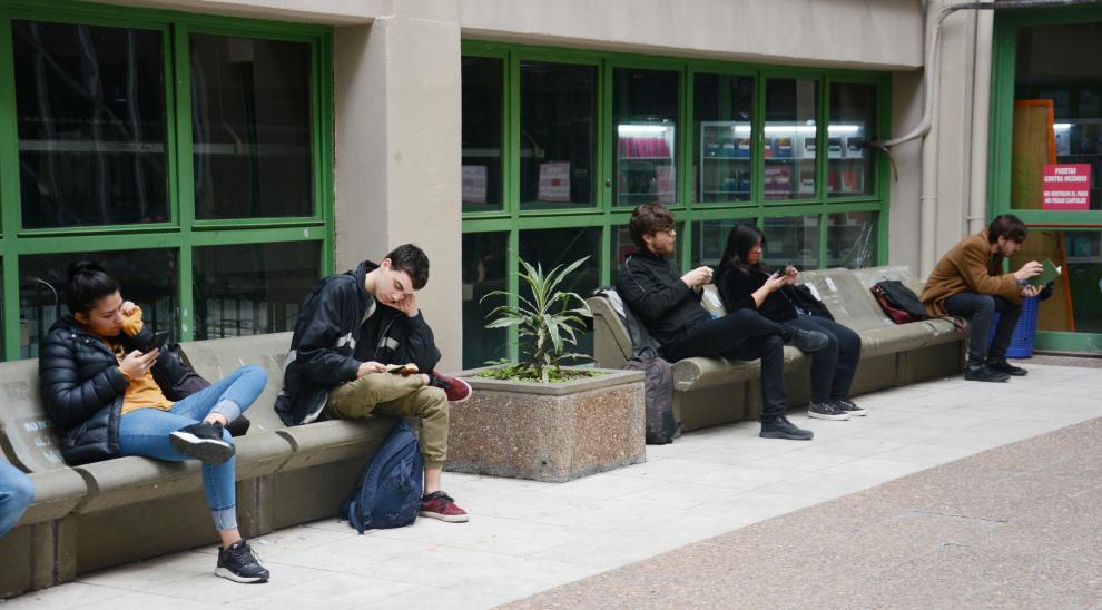 Estudiantes en Puan.