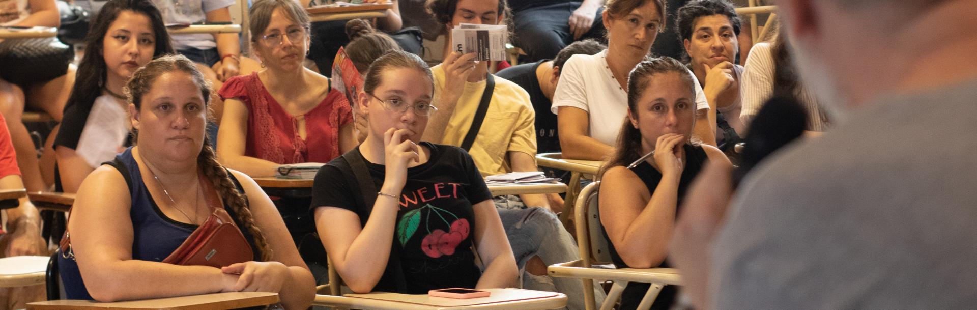 Estudiantes en Puan.