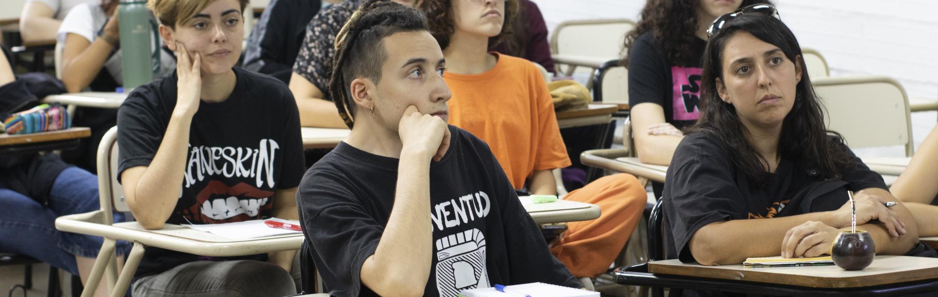 Estudiantes en Puan.